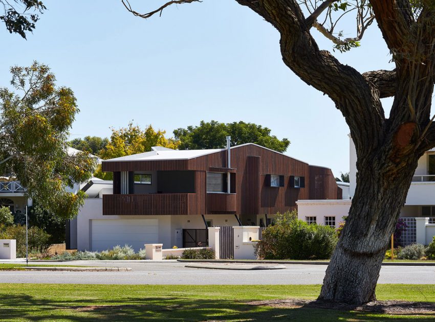 A Stylish Contemporary House with Stunning Character in Mosman Bay, Australia by Iredale Pedersen Hook Architects (1)