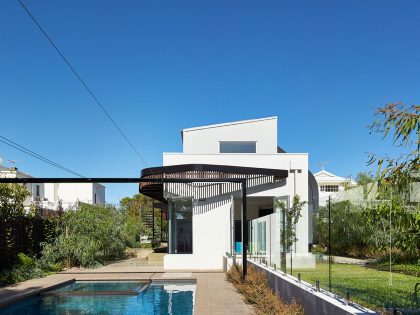 A Stylish Contemporary House with Stunning Character in Mosman Bay, Australia by Iredale Pedersen Hook Architects (10)