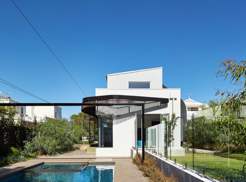 A Stylish Contemporary House with Stunning Character in Mosman Bay, Australia by Iredale Pedersen Hook Architects (10)