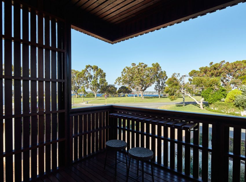 A Stylish Contemporary House with Stunning Character in Mosman Bay, Australia by Iredale Pedersen Hook Architects (12)