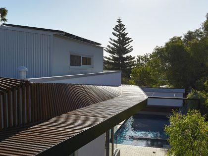 A Stylish Contemporary House with Stunning Character in Mosman Bay, Australia by Iredale Pedersen Hook Architects (13)