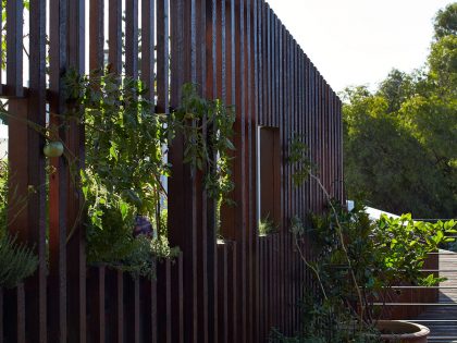 A Stylish Contemporary House with Stunning Character in Mosman Bay, Australia by Iredale Pedersen Hook Architects (14)