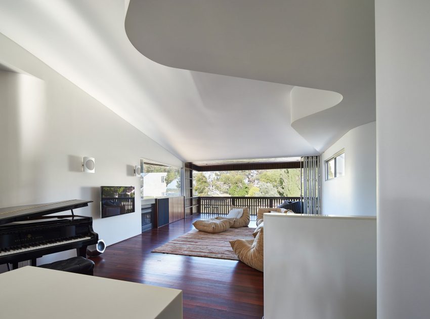 A Stylish Contemporary House with Stunning Character in Mosman Bay, Australia by Iredale Pedersen Hook Architects (19)