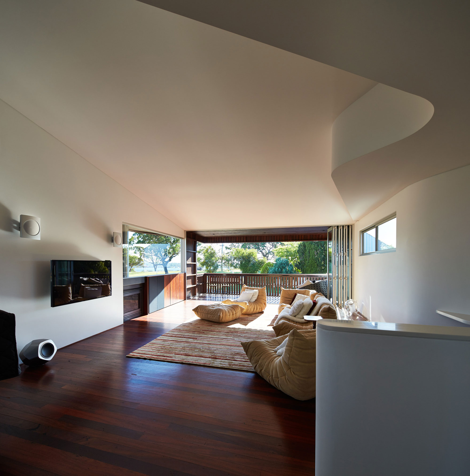A Stylish Contemporary House with Stunning Character in Mosman Bay, Australia by Iredale Pedersen Hook Architects (20)