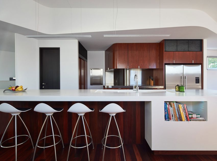 A Stylish Contemporary House with Stunning Character in Mosman Bay, Australia by Iredale Pedersen Hook Architects (23)