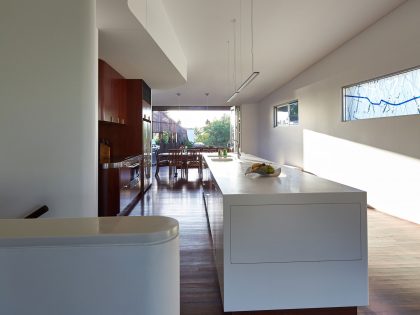 A Stylish Contemporary House with Stunning Character in Mosman Bay, Australia by Iredale Pedersen Hook Architects (25)