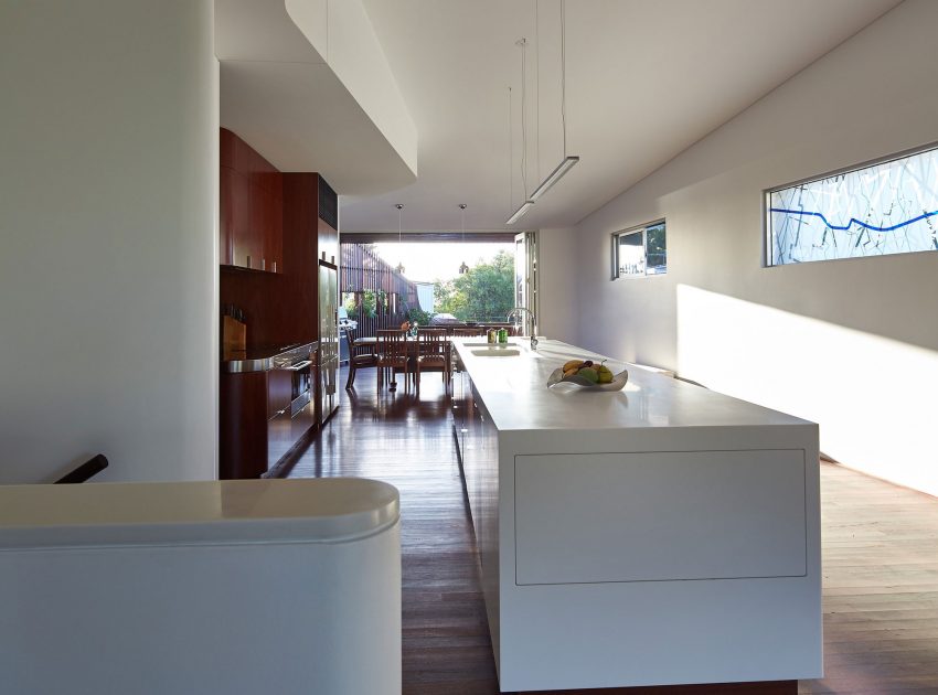 A Stylish Contemporary House with Stunning Character in Mosman Bay, Australia by Iredale Pedersen Hook Architects (25)