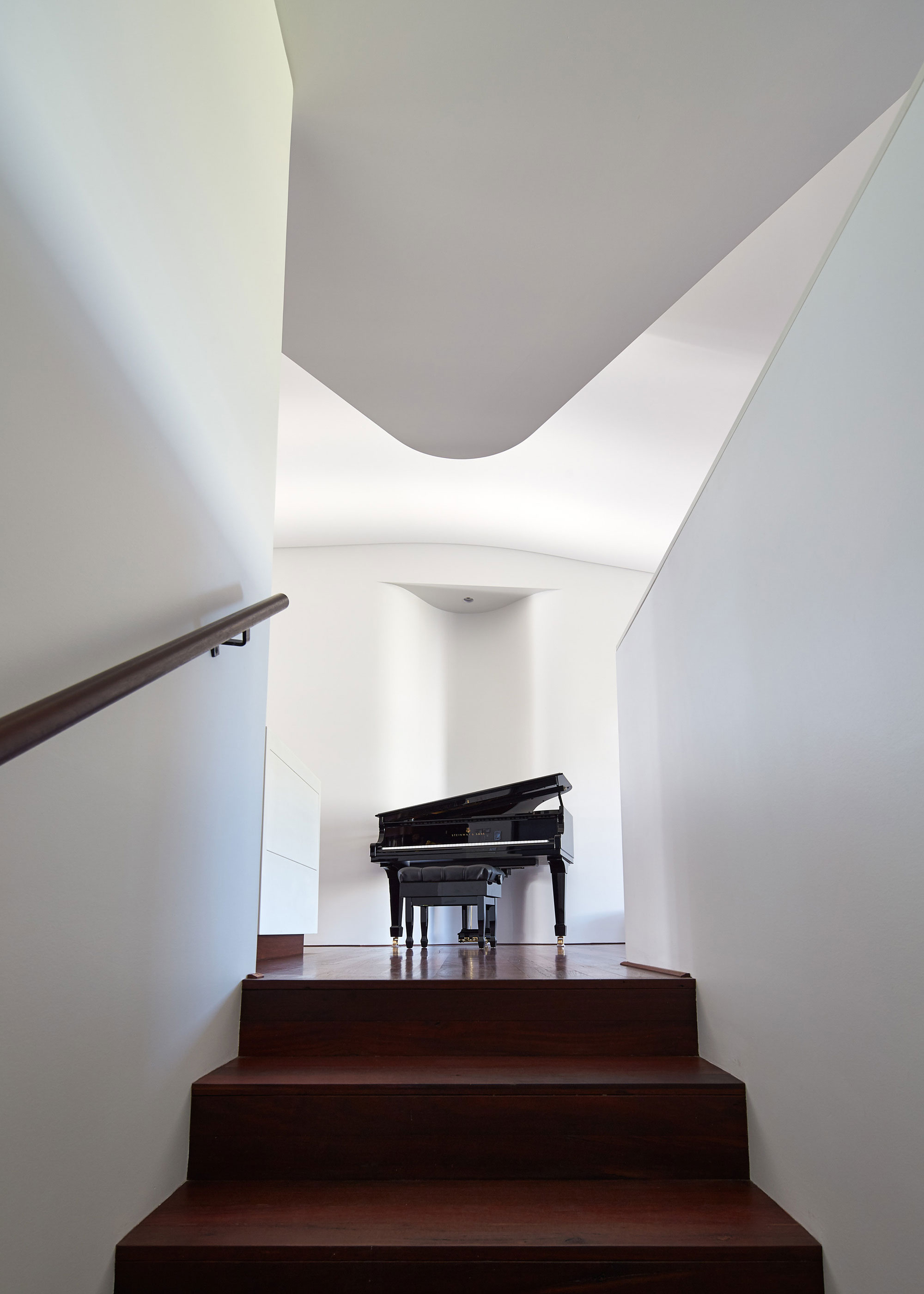 A Stylish Contemporary House with Stunning Character in Mosman Bay, Australia by Iredale Pedersen Hook Architects (28)