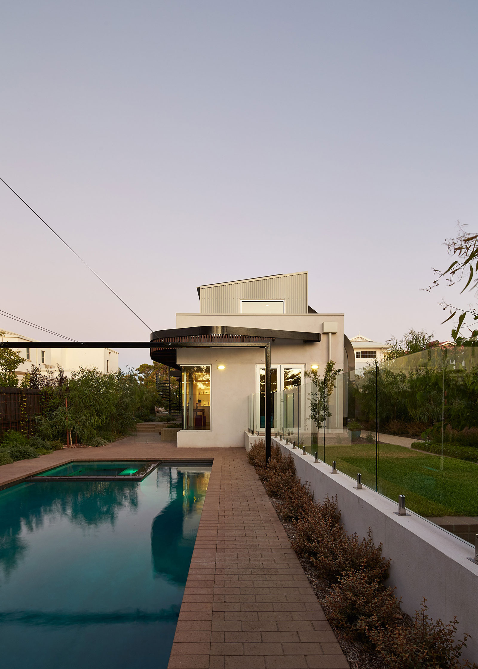 A Stylish Contemporary House with Stunning Character in Mosman Bay, Australia by Iredale Pedersen Hook Architects (36)