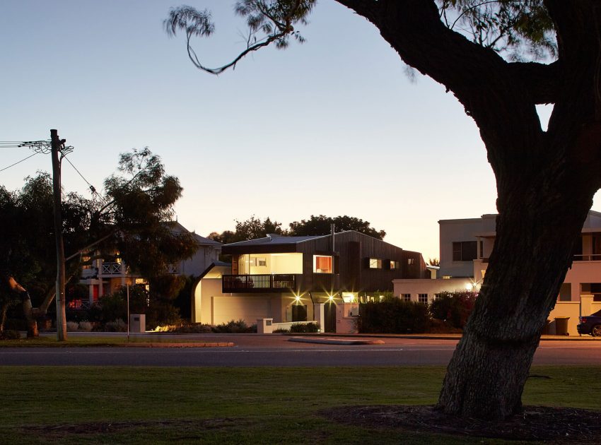 A Stylish Contemporary House with Stunning Character in Mosman Bay, Australia by Iredale Pedersen Hook Architects (40)