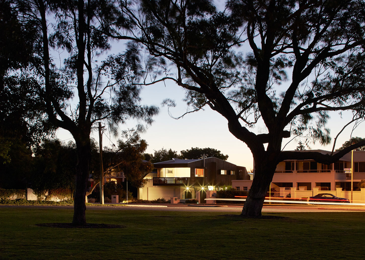 A Stylish Contemporary House with Stunning Character in Mosman Bay, Australia by Iredale Pedersen Hook Architects (41)
