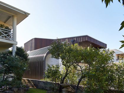 A Stylish Contemporary House with Stunning Character in Mosman Bay, Australia by Iredale Pedersen Hook Architects (6)