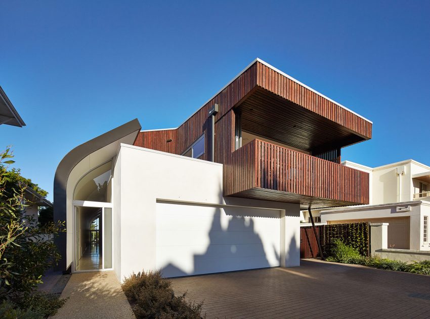 A Stylish Contemporary House with Stunning Character in Mosman Bay, Australia by Iredale Pedersen Hook Architects (7)