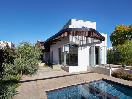 A Stylish Contemporary House with Stunning Character in Mosman Bay, Australia by Iredale Pedersen Hook Architects (9)