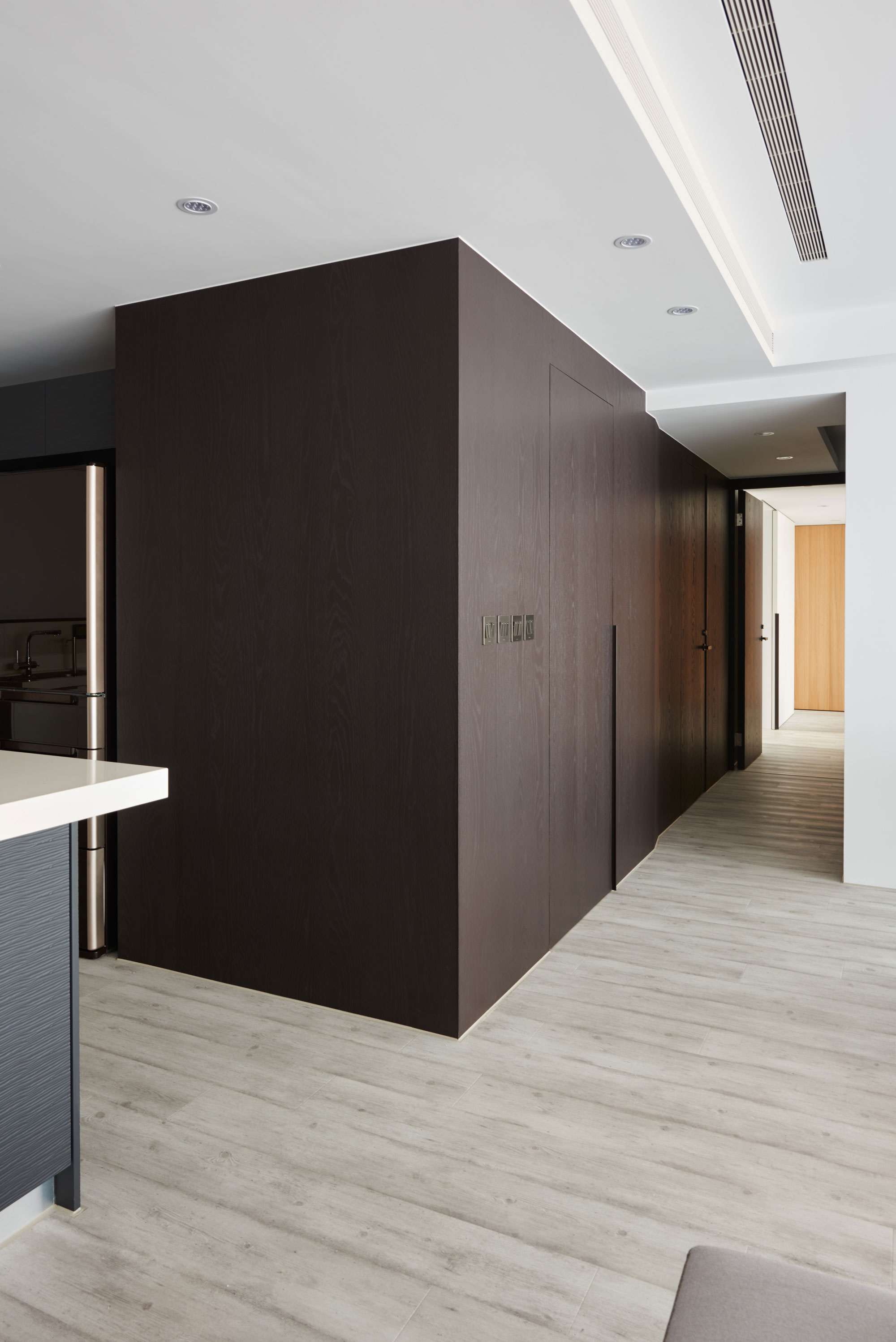 A Stylish Parisian-Inspired Apartment with Simple and Modern Touches in Taichung, Taiwan by Z-AXIS DESIGN (17)