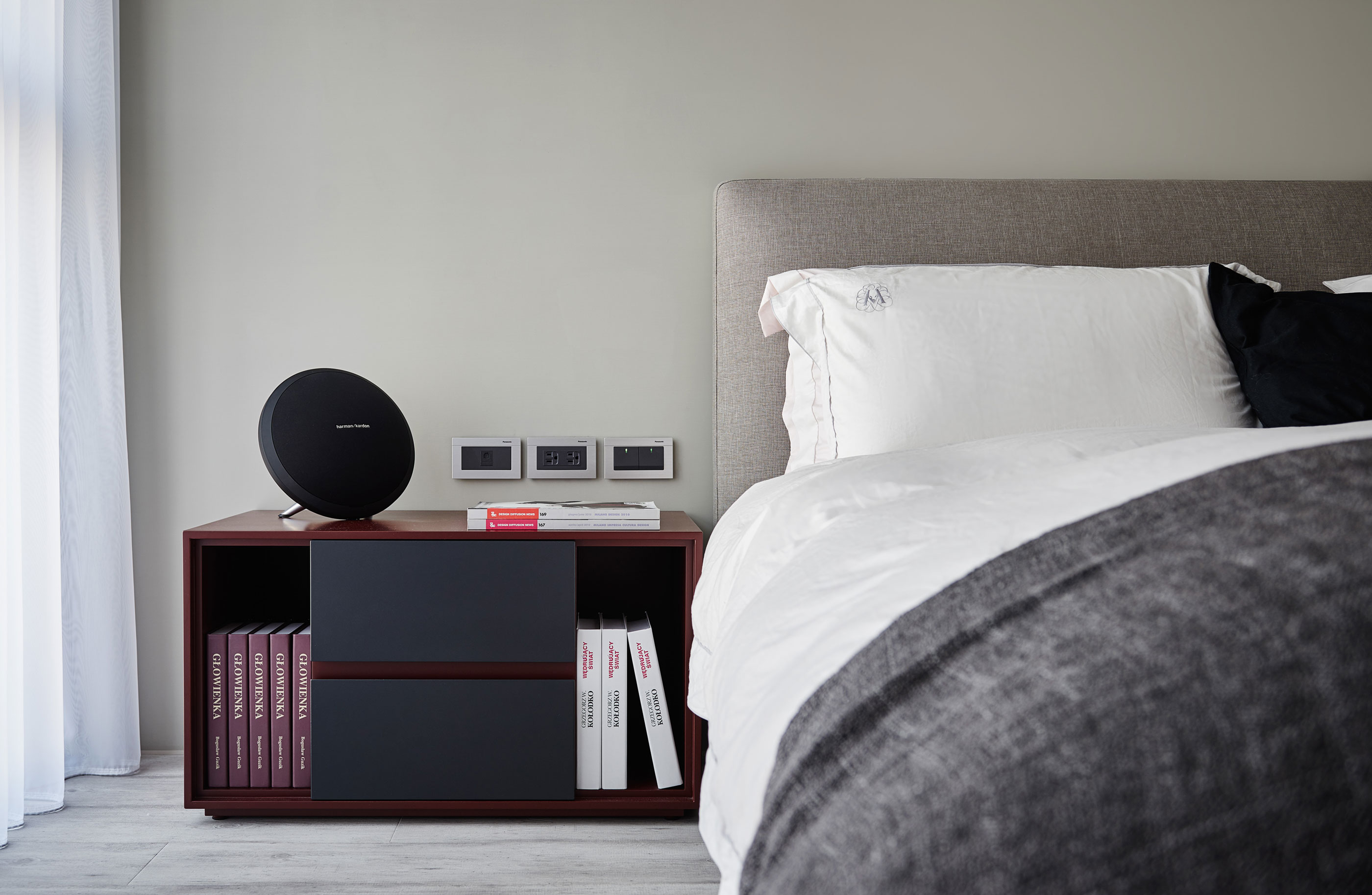 A Stylish Parisian-Inspired Apartment with Simple and Modern Touches in Taichung, Taiwan by Z-AXIS DESIGN (24)