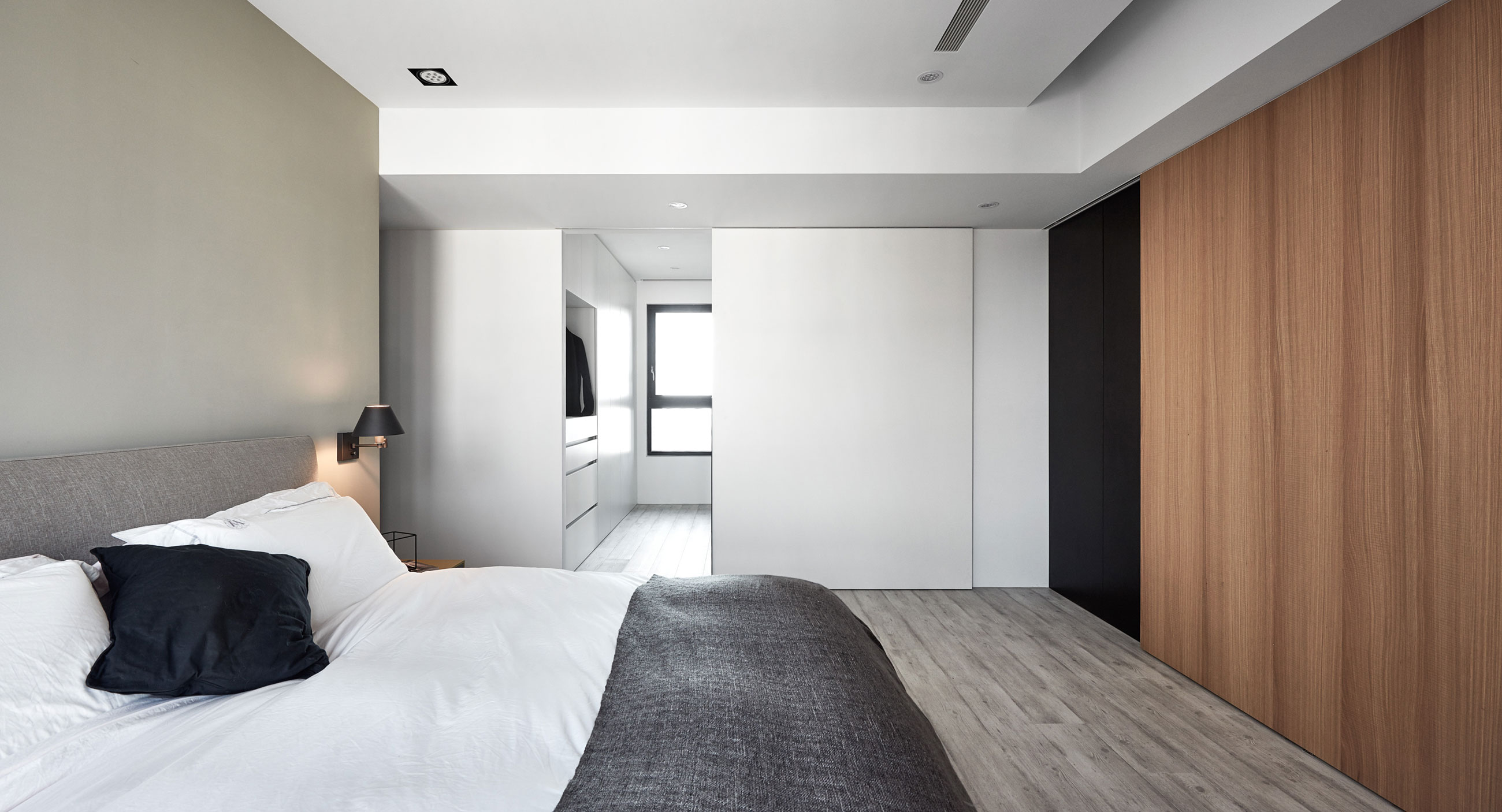 A Stylish Parisian-Inspired Apartment with Simple and Modern Touches in Taichung, Taiwan by Z-AXIS DESIGN (26)