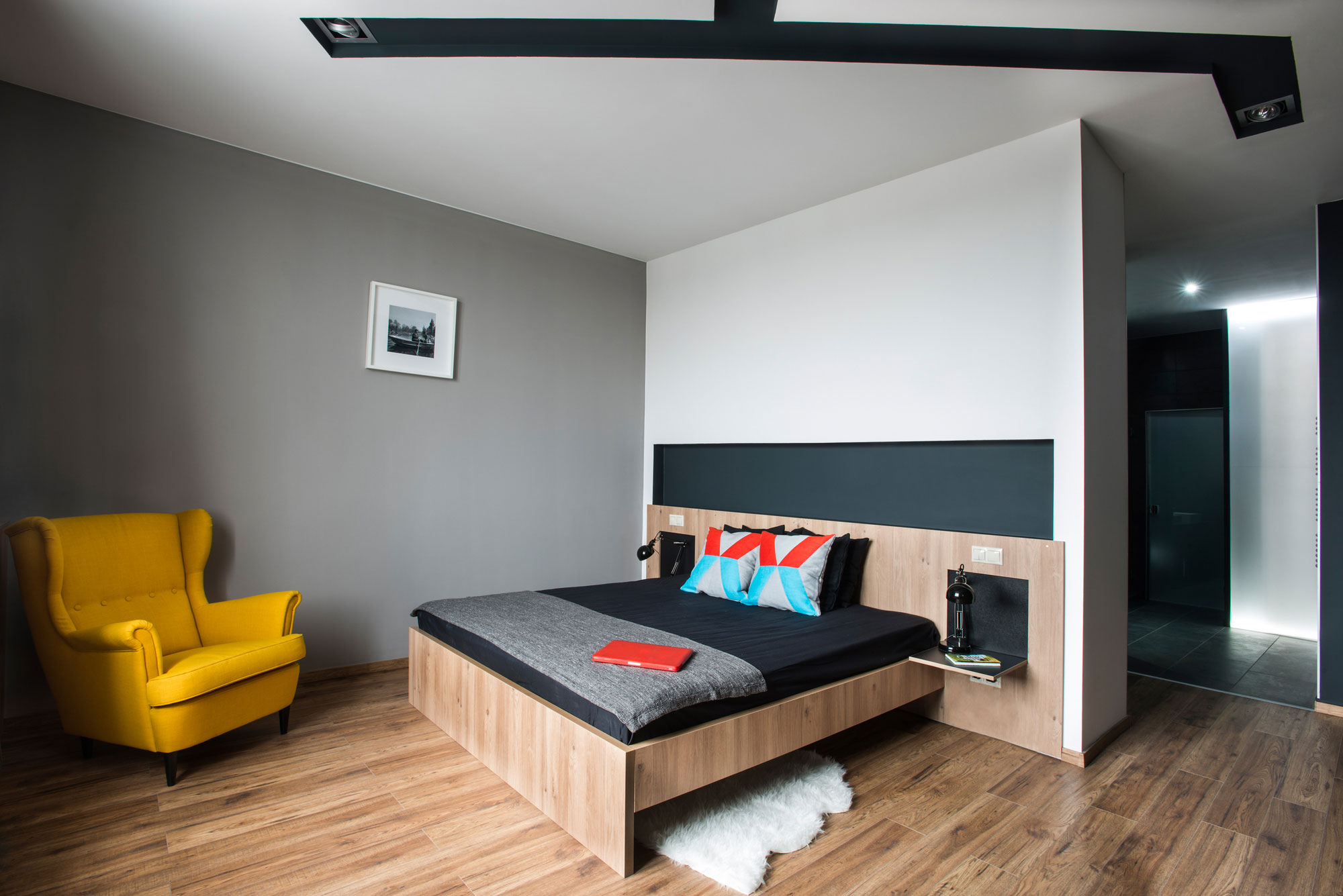 A Stylish Modern Two-Bedroom Apartment with Industrial Features in Budapest, Hungary by Gasparbonta (11)
