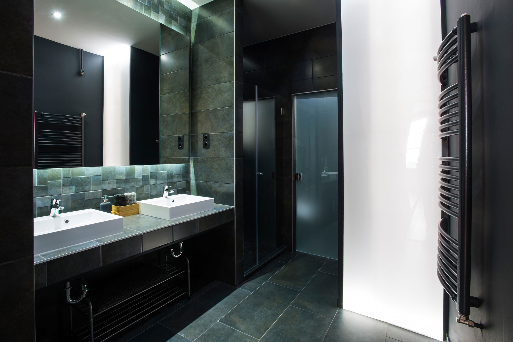 A Stylish Modern Two-Bedroom Apartment with Industrial Features in Budapest, Hungary by Gasparbonta (14)