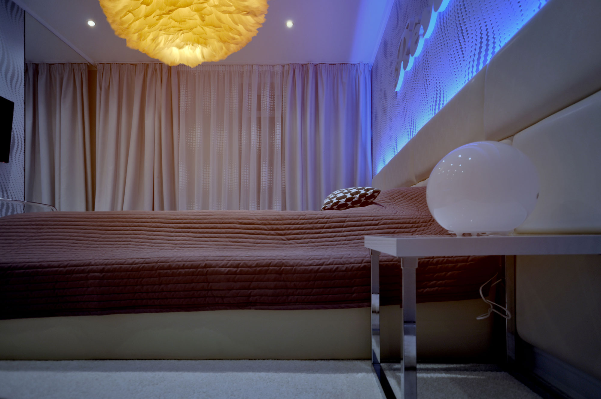 A Stylish and Bright Modern Home for a Young Woman and Her Daughter in Perm, Russia by Allarts Design (10)