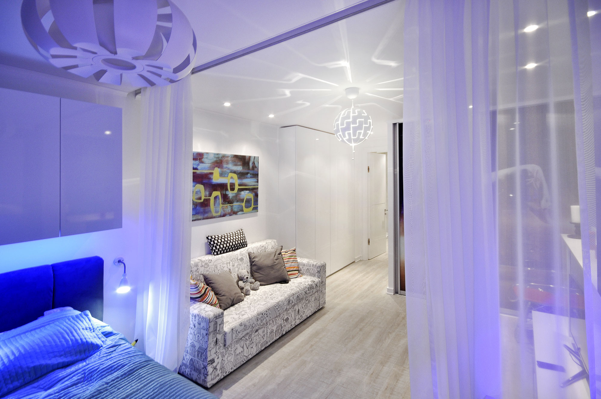 A Stylish and Bright Modern Home for a Young Woman and Her Daughter in Perm, Russia by Allarts Design (18)