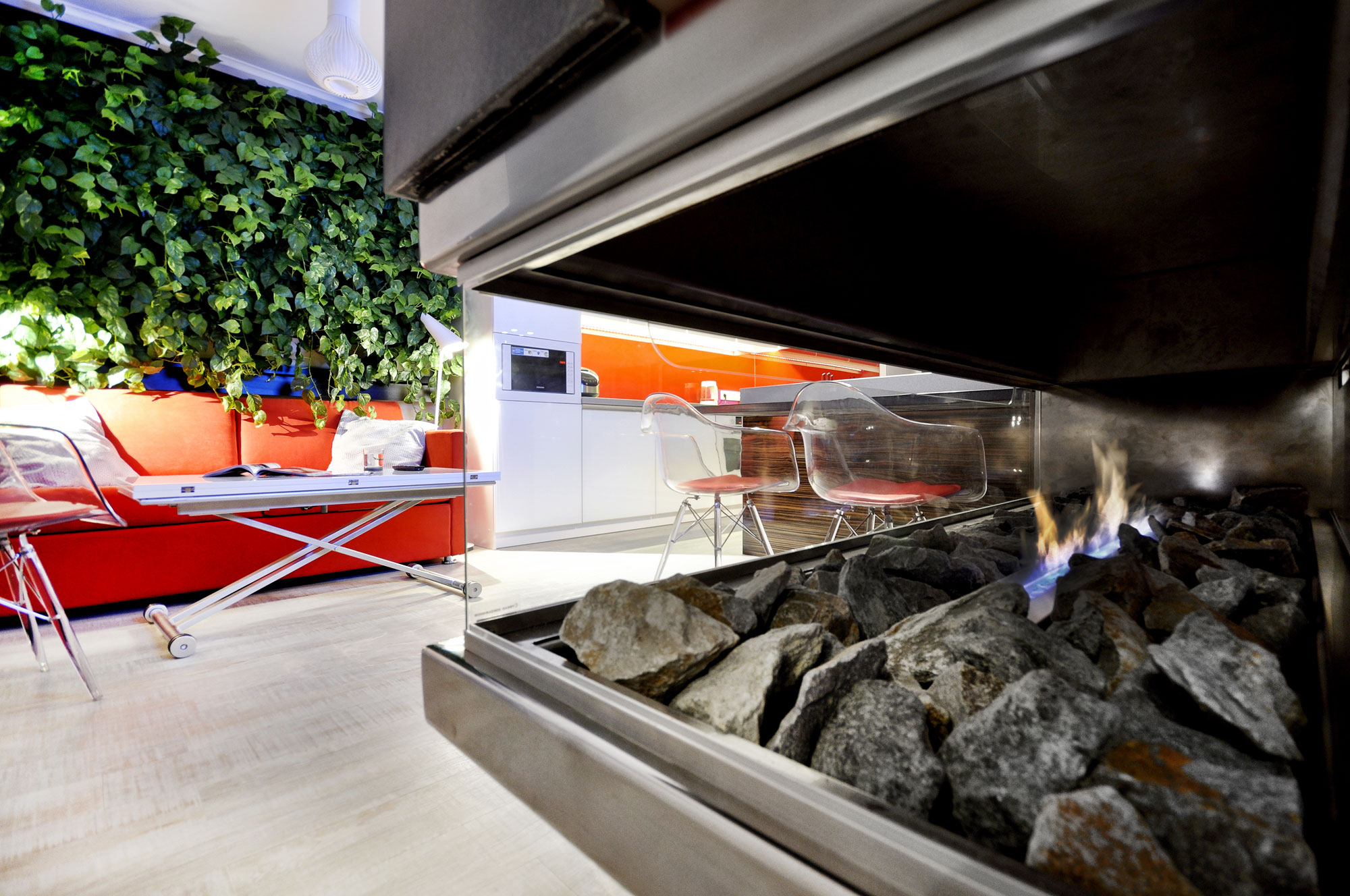 A Stylish and Bright Modern Home for a Young Woman and Her Daughter in Perm, Russia by Allarts Design (4)