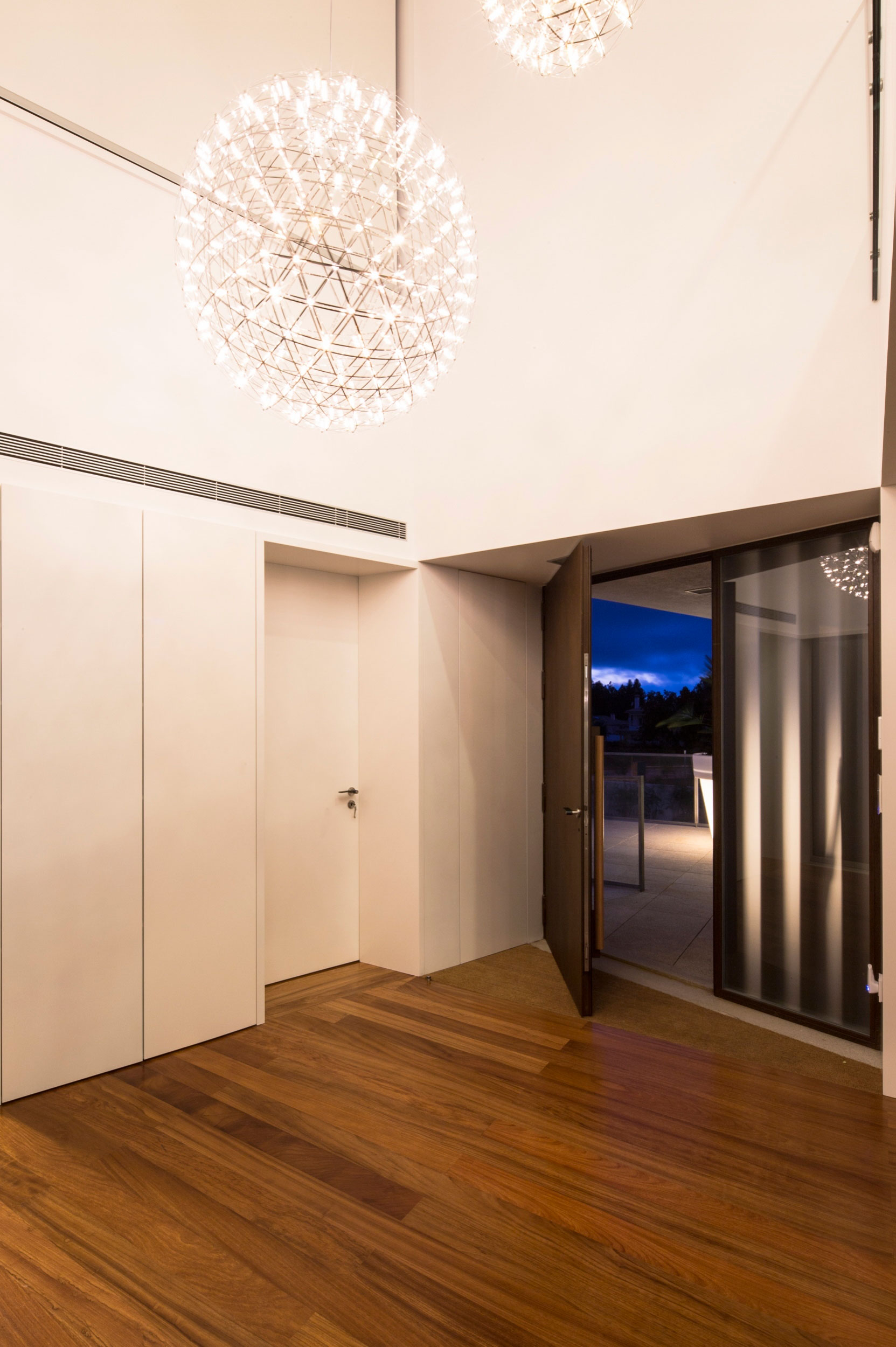 A Stylish and Functional Modern Home with a Luminous Character in Anadia, Portugal by Atelier d’Arquitectura J. A. Lopes da Costa (15)