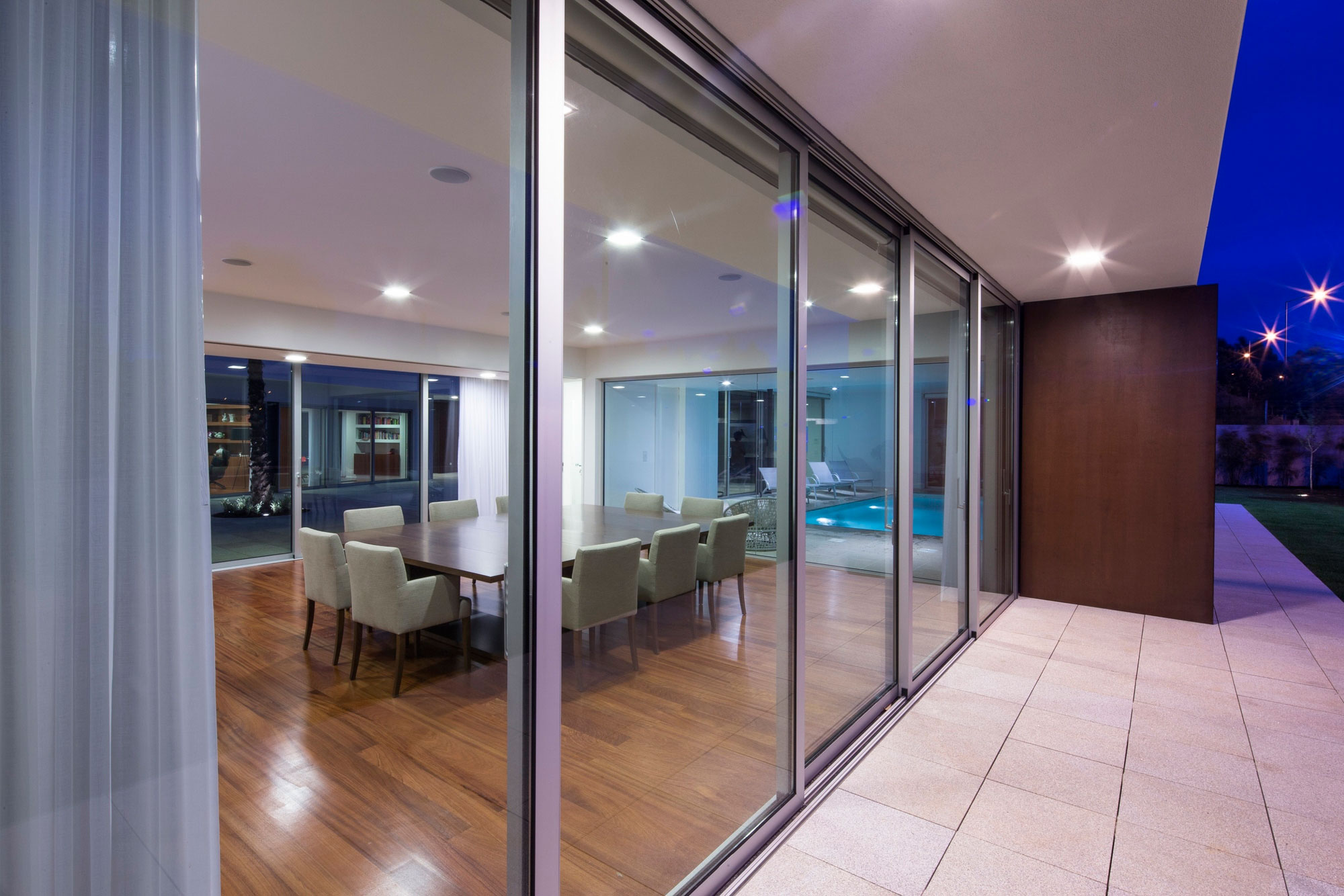 A Stylish and Functional Modern Home with a Luminous Character in Anadia, Portugal by Atelier d’Arquitectura J. A. Lopes da Costa (16)