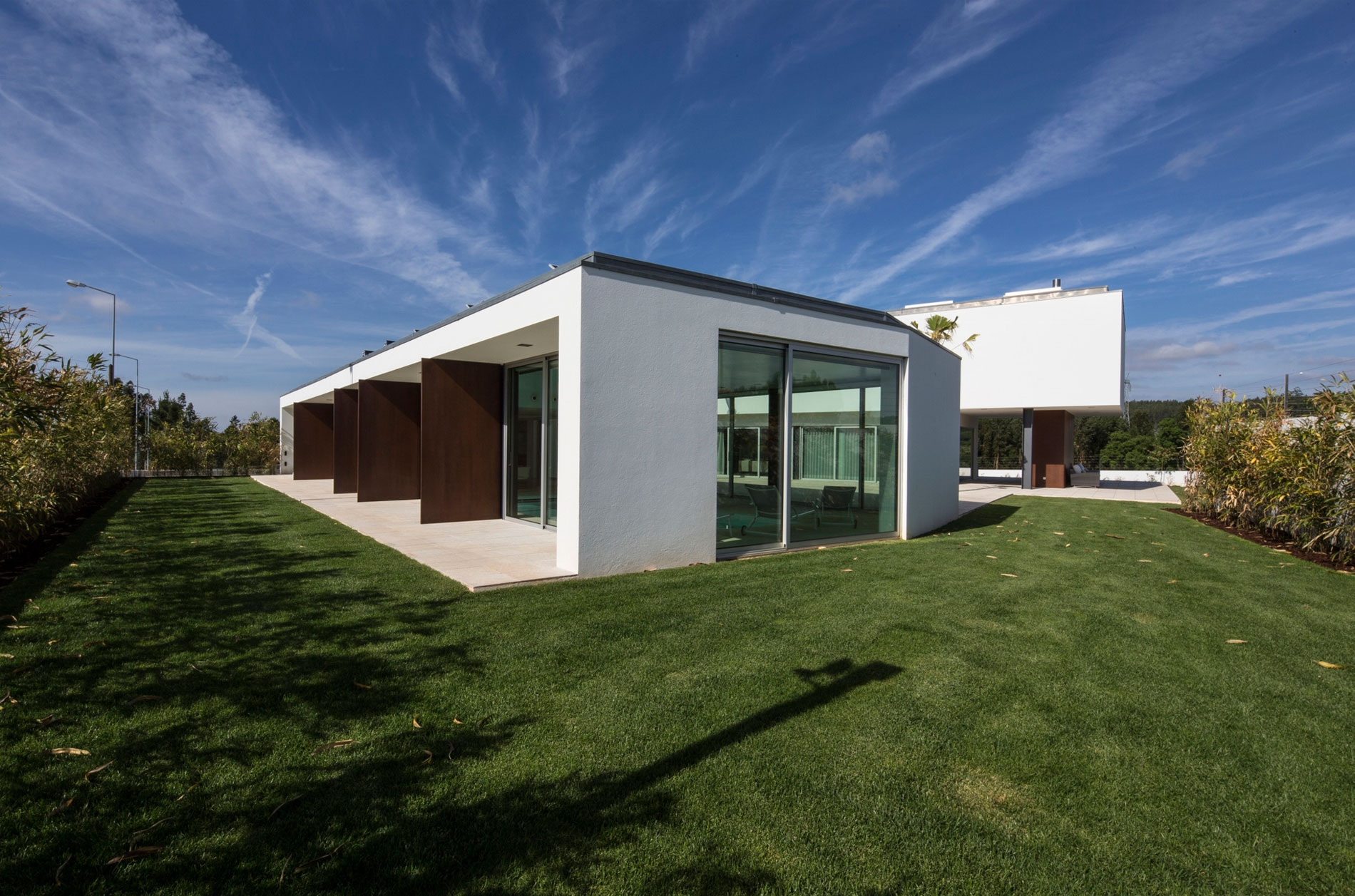 A Stylish and Functional Modern Home with a Luminous Character in Anadia, Portugal by Atelier d’Arquitectura J. A. Lopes da Costa (3)