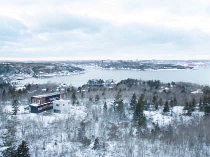 A Stylish and Stunning Cantilevered Home Overlooking the Coastal City of Halifax, Canada by Omar Gandhi Architect (14)