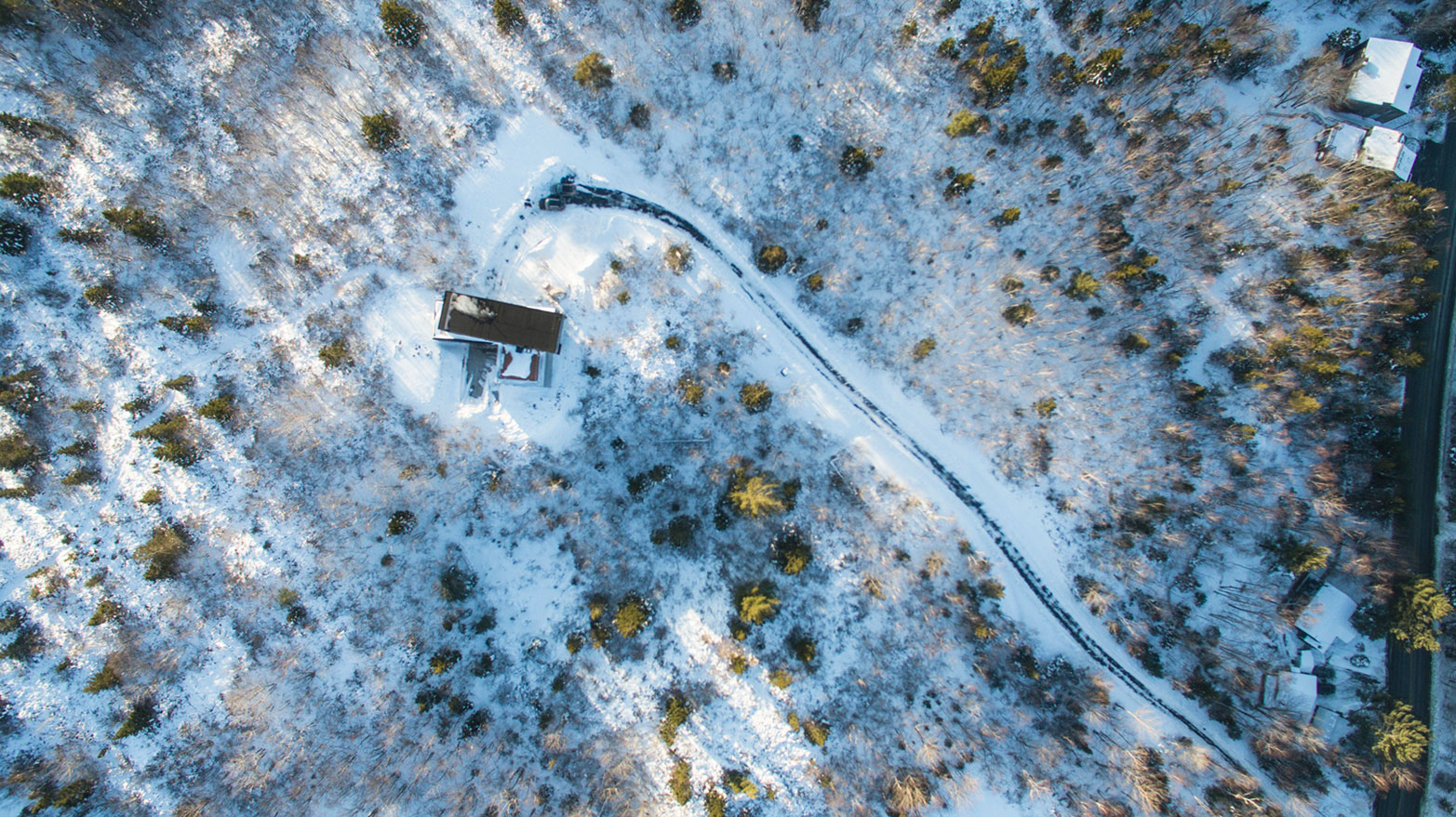 A Stylish and Stunning Cantilevered Home Overlooking the Coastal City of Halifax, Canada by Omar Gandhi Architect (16)