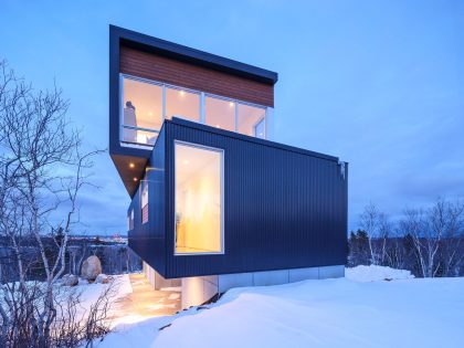 A Stylish and Stunning Cantilevered Home Overlooking the Coastal City of Halifax, Canada by Omar Gandhi Architect (3)