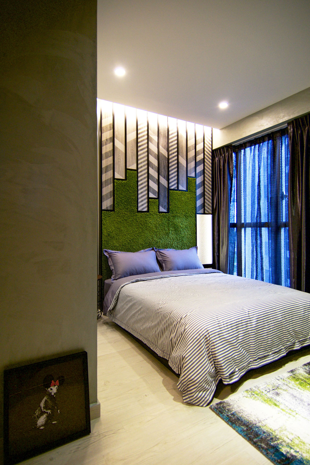 A Stylish and Vibrant Modern Home Filled with Art in Singapore by KNQ Associates (12)