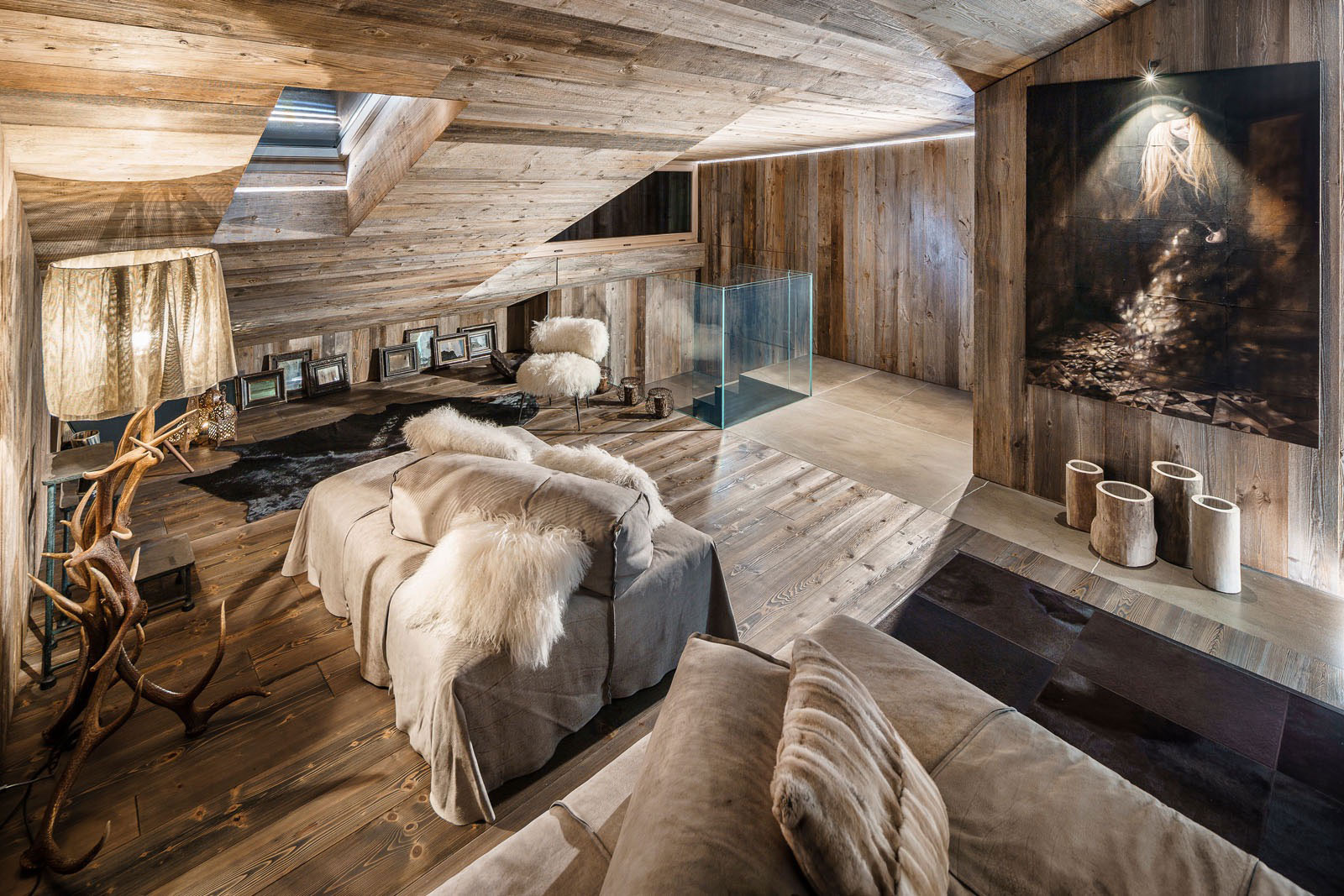 A Stylish and Warm Home with Lots of Wooden Details in Cortina d’Ampezzo, Italy by ZWD-Projects (1)