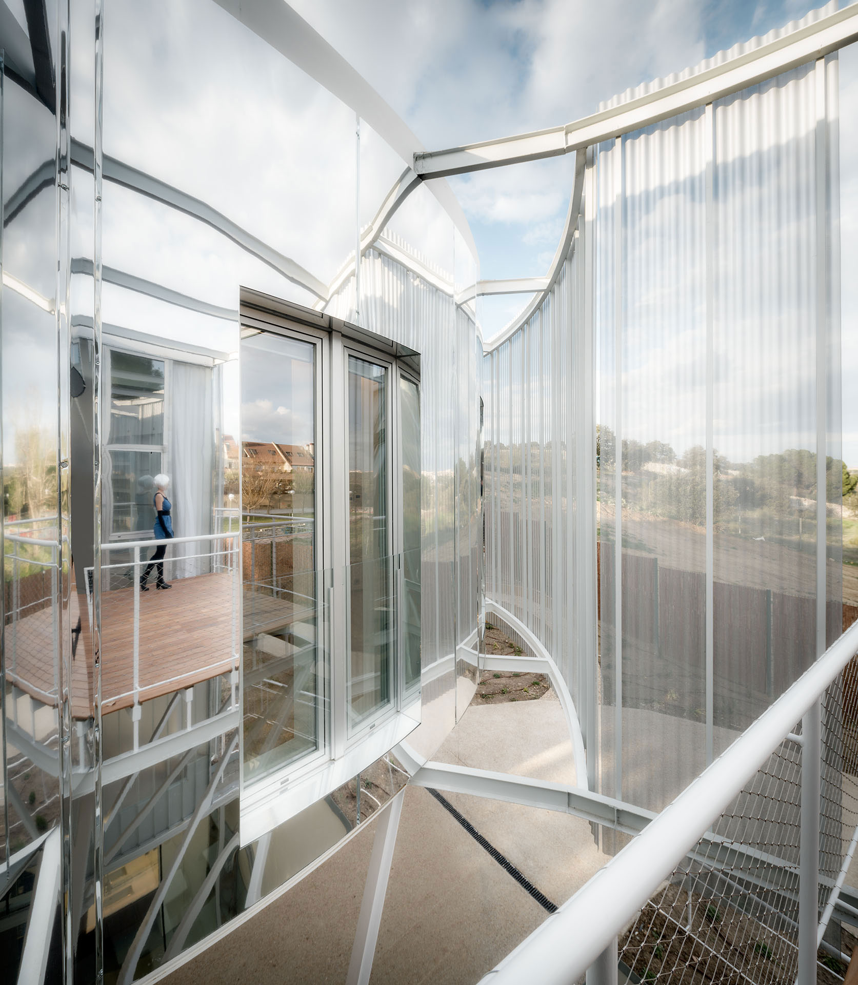A Unique Contemporary Home with Stunning Views in Madrid, Spain by Z4Z4 AAA (9)