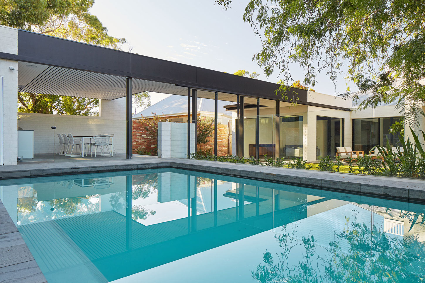 A Unique Suburban Modern House with Courtyard Pool in Claremont, Australia by David Barr Architect (10)