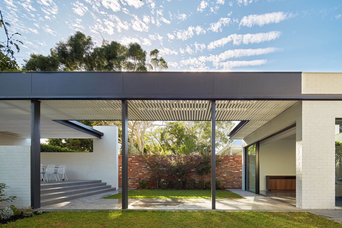 A Unique Suburban Modern House with Courtyard Pool in Claremont, Australia by David Barr Architect (4)