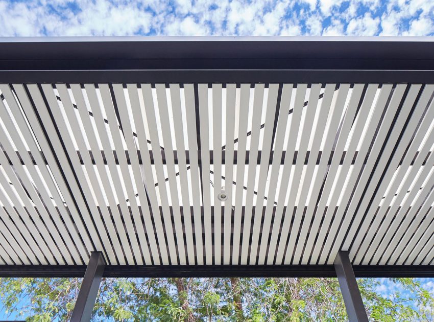 A Unique Suburban Modern House with Courtyard Pool in Claremont, Australia by David Barr Architect (6)