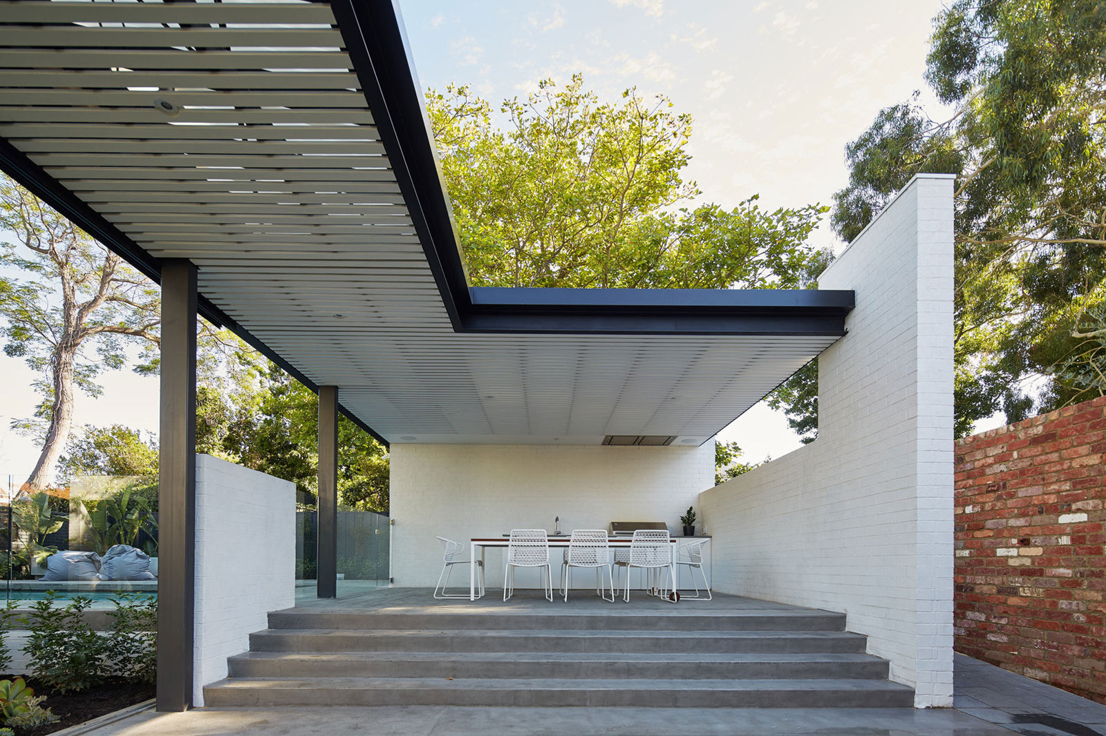 A Unique Suburban Modern House with Courtyard Pool in Claremont, Australia by David Barr Architect (8)