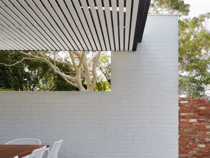 A Unique Suburban Modern House with Courtyard Pool in Claremont, Australia by David Barr Architect (9)