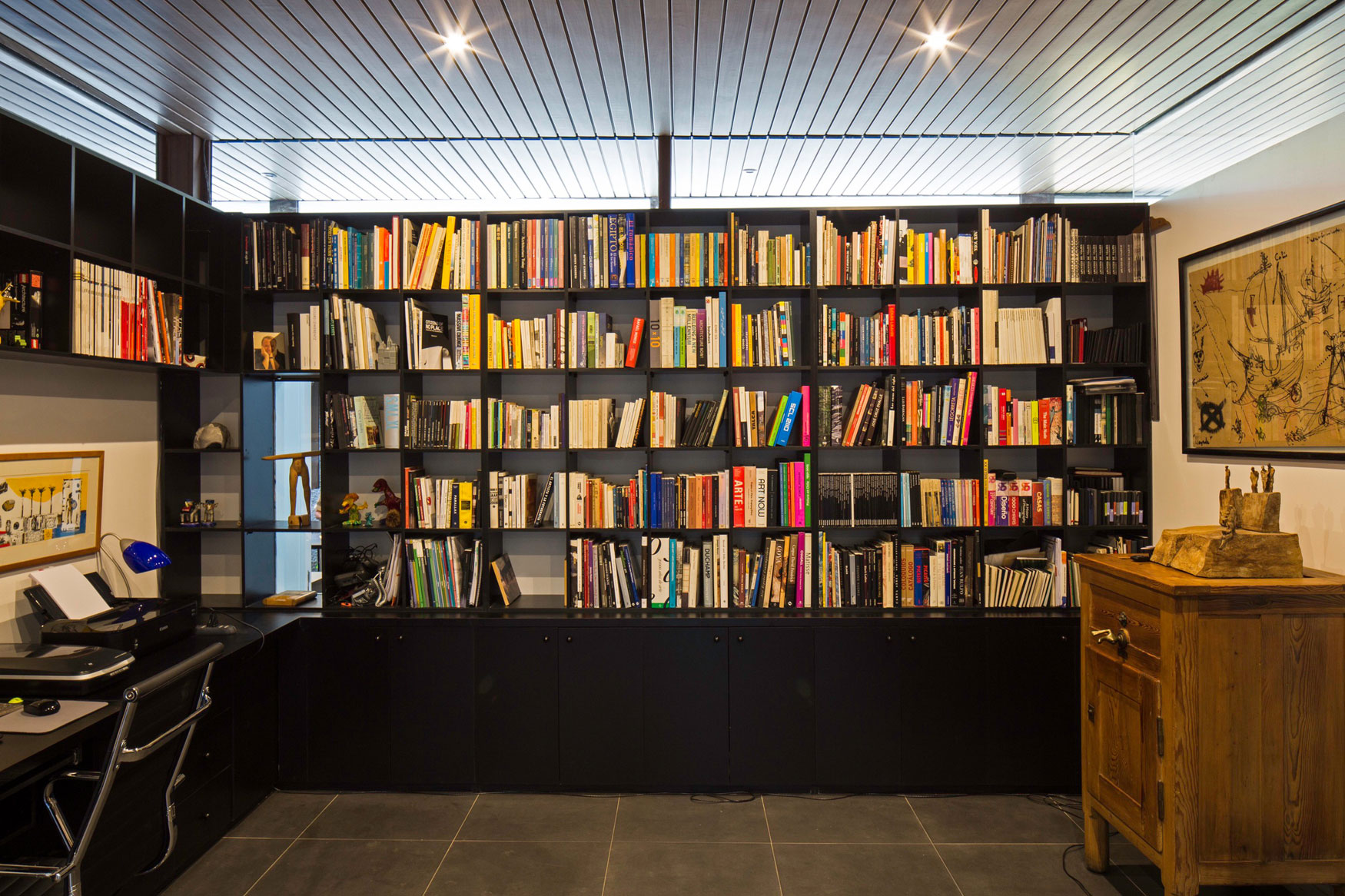 A Unique Home of Metal, Concrete and Plenty of Glass in Las Condes, Chile by Iglesis Arquitectos (11)