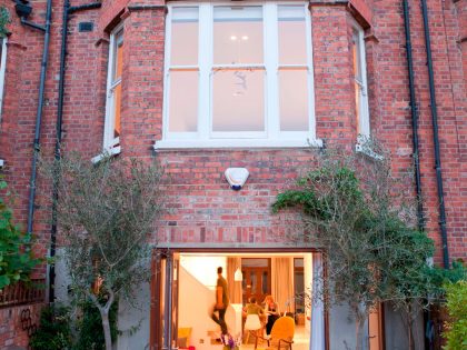 A Victorian Terraced House Turned into a Luminous Home in Canfield Gardens, London by Scenario Architecture (15)