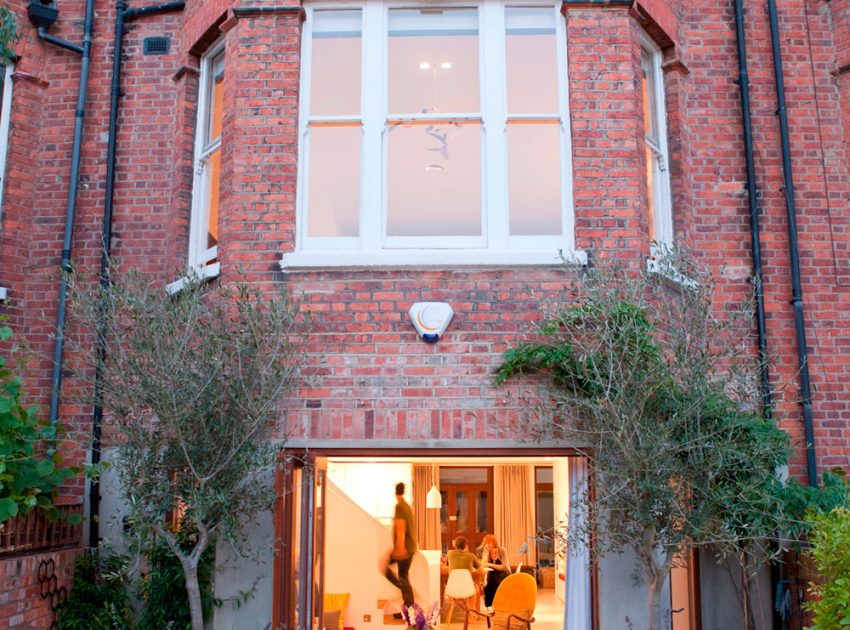 A Victorian Terraced House Turned into a Luminous Home in Canfield Gardens, London by Scenario Architecture (15)