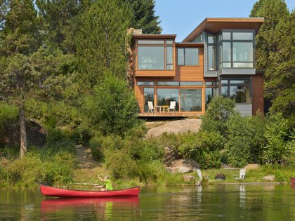 A Warm Contemporary Home on the Deschutes River in Bend, Oregon