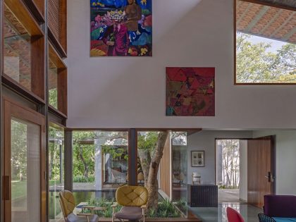 An Eclectic Contemporary Home with Bright and Vibrant Atmosphere in Bengaluru, India by Khosla Associates (14)