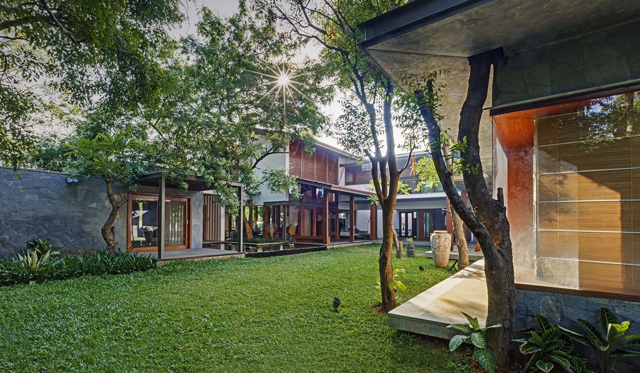 An Eclectic Contemporary Home with Bright and Vibrant Atmosphere in Bengaluru, India by Khosla Associates (5)