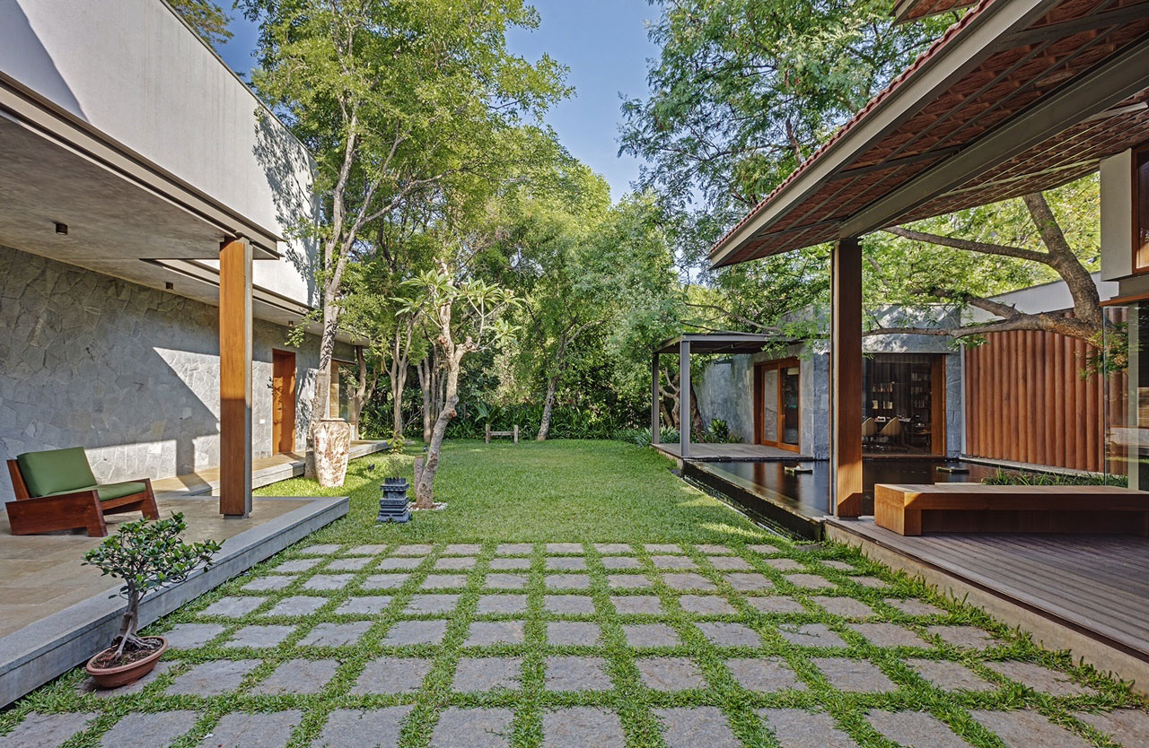 An Eclectic Contemporary Home with Bright and Vibrant Atmosphere in Bengaluru, India by Khosla Associates (6)