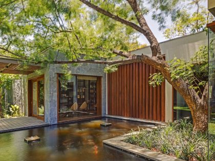 An Eclectic Contemporary Home with Bright and Vibrant Atmosphere in Bengaluru, India by Khosla Associates (9)