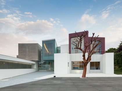 An Eco-Friendly Modern Home with Stunning and Asymmetrical Exterior in Madrid, Spain by ABIBOO Architecture (1)