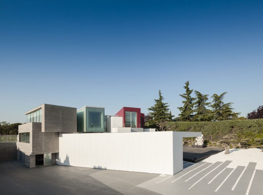 An Eco-Friendly Modern Home with Stunning and Asymmetrical Exterior in Madrid, Spain by ABIBOO Architecture (12)